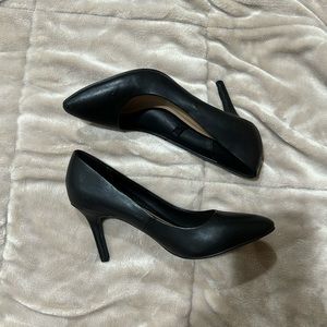 Women low heel shoes